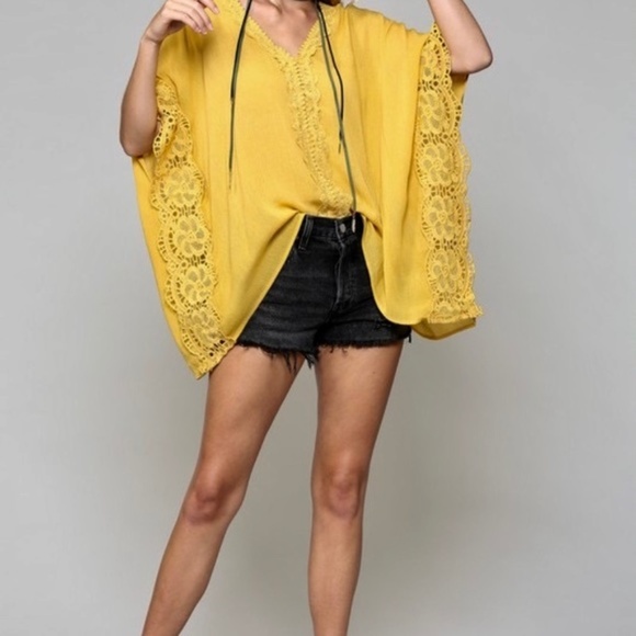 🌻LAST ONE🌻V-Neck Poncho Top w/Kimono Sleeves - Picture 3 of 5